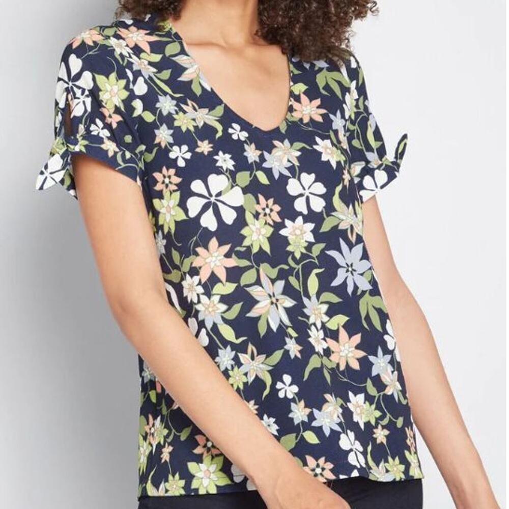 ModCloth Womens Floral Top Size M Garden Party Cottagecore Boho Lightweight Navy
